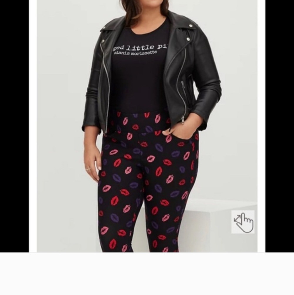 Torrid Pixie Pants with Lip Print
